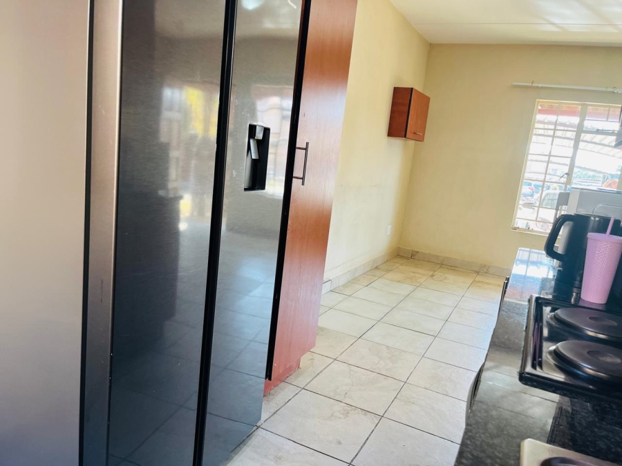 2 Bedroom Property for Sale in Waterval East North West